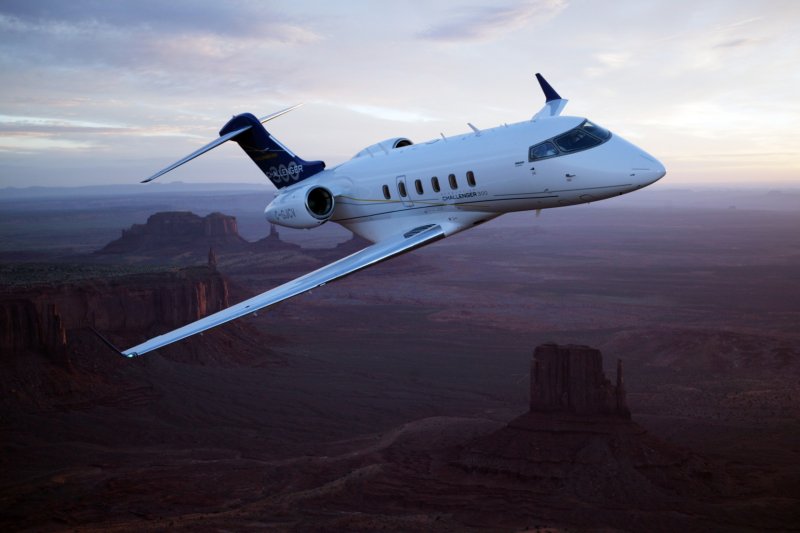 Самолет Bombardier Challenger