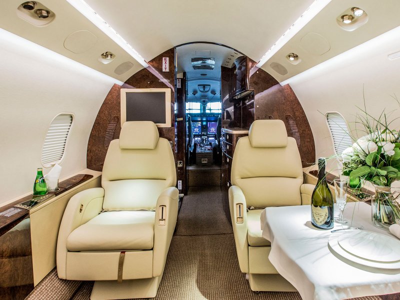 Challenger 300 Cabin