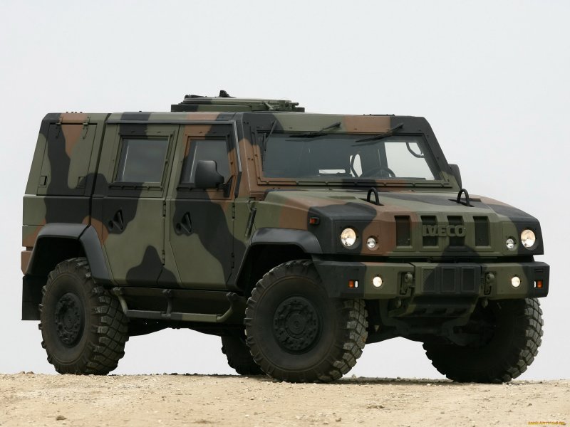 Бронеавтомобиль Iveco LMV