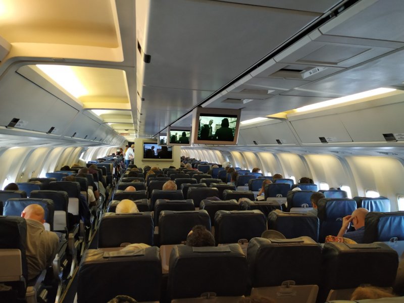 Boeing 767-300 салон