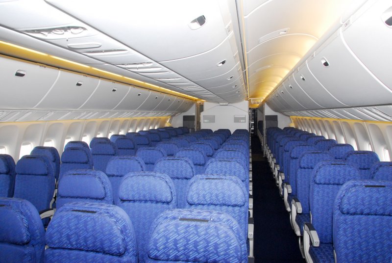 Boeing 767-300 салон