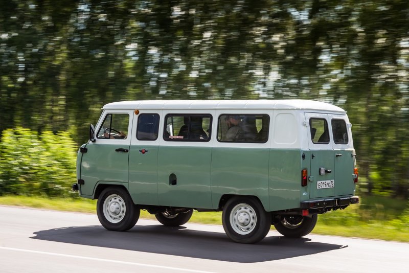 Микроавтобус УАЗ 2206