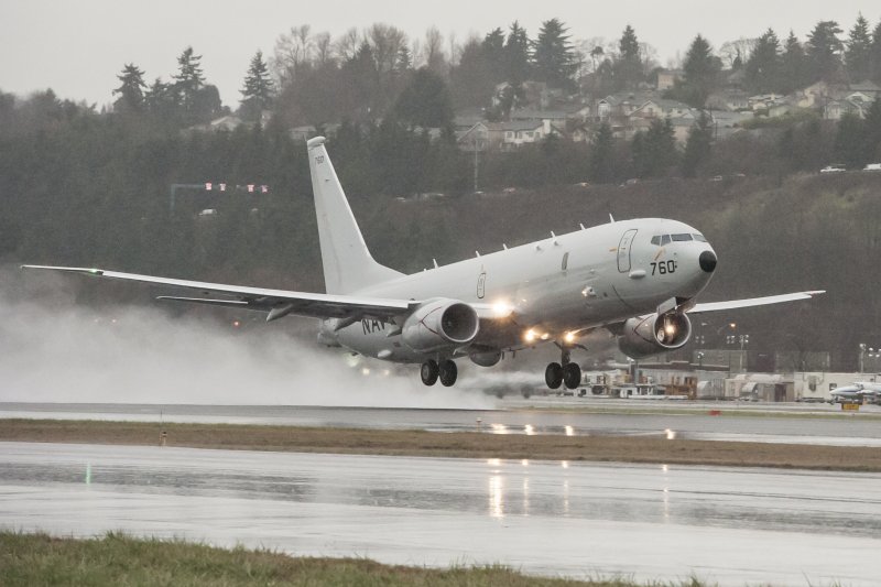 Самолёт Посейдон p8