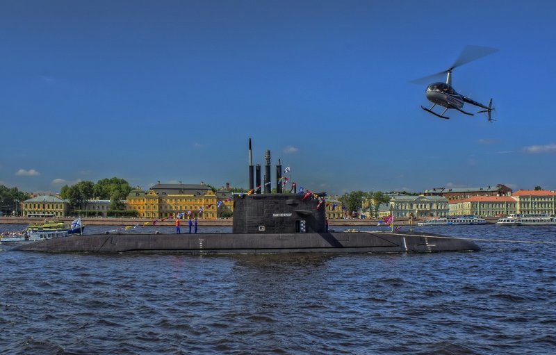 ДПЛ Б-585 «Санкт-Петербург»