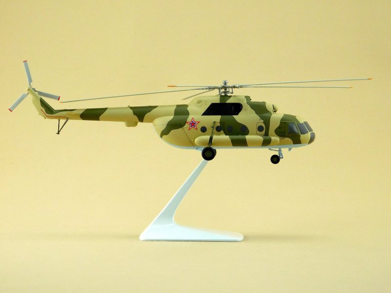 Модель вертолета ми-8