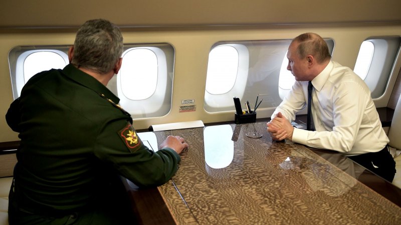 Самолет Путина ил 96