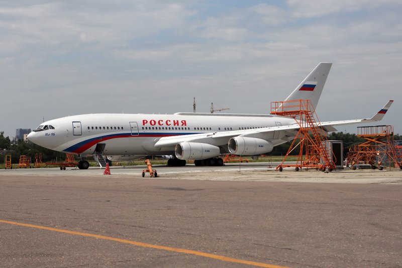 Самолет Путина ил 96