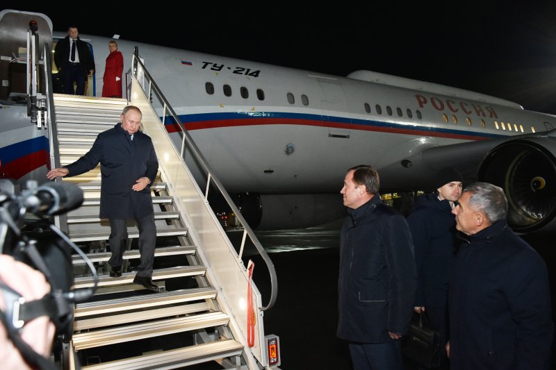 Путин Владимир прилетел самолет Набережные Челны