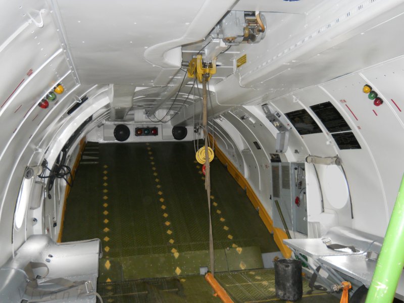 АН-26 грузовая рампа