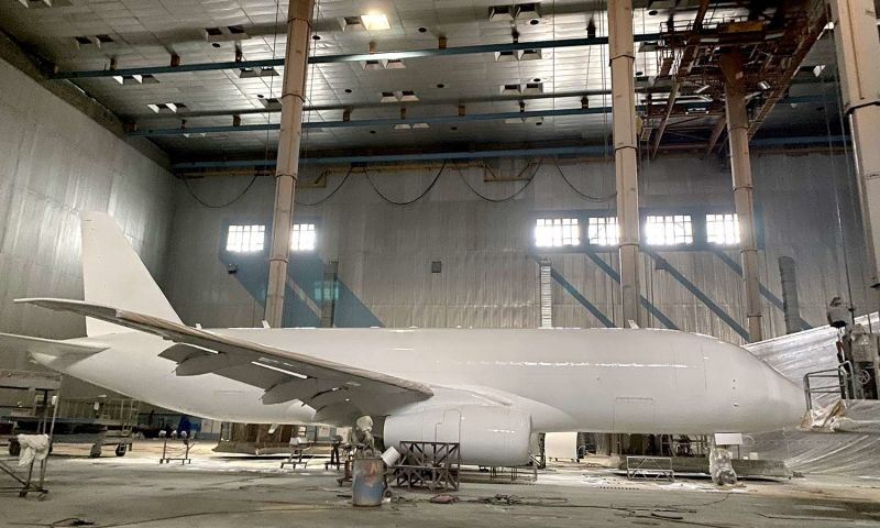 Двухфюзеляжный самолет Stratolaunch model 351