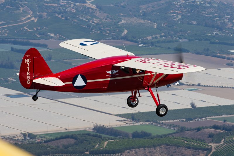 Самолет Fairchild Hiller FH-227