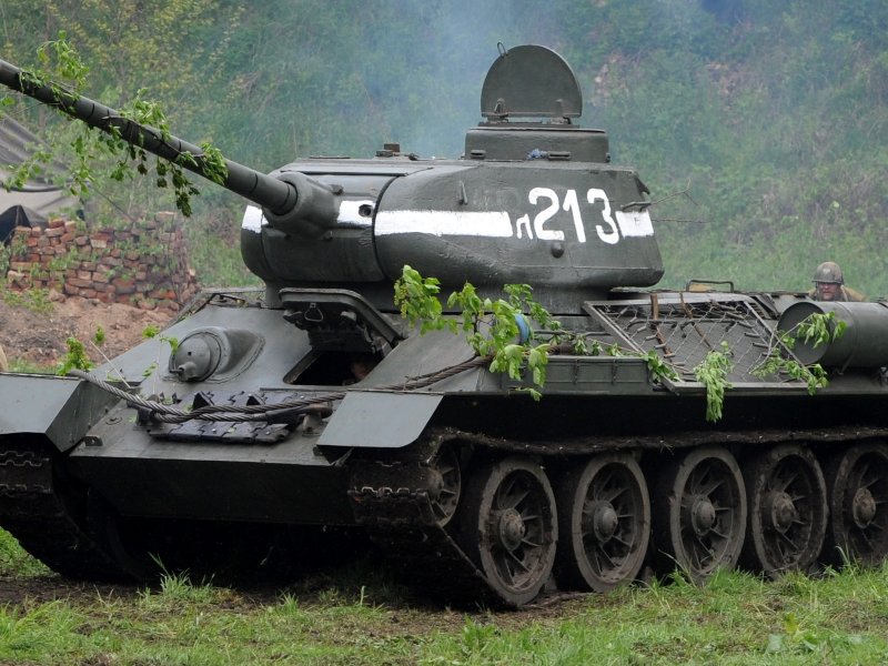 Танк т-34 в профиль