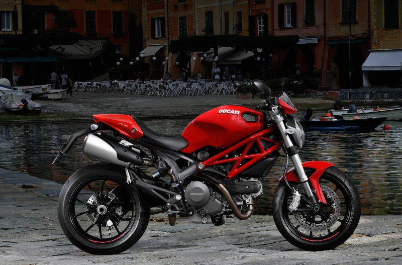 Ducati Monster 696