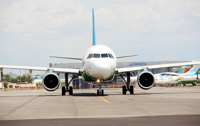 Airbus a320 узбекские авиалинии