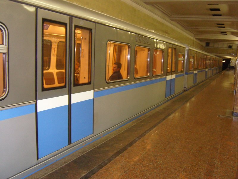 Поезд метро Русич