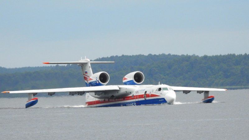 Самолет бе-200 МЧС