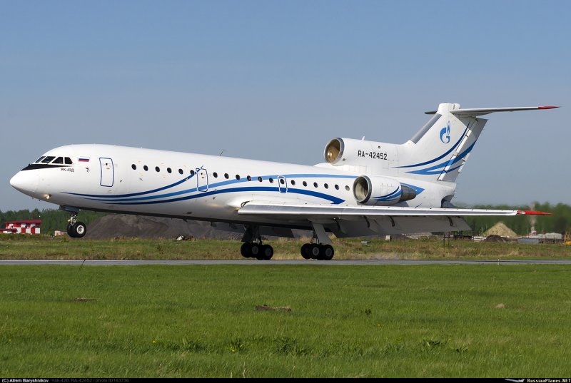 Як 42 сзади