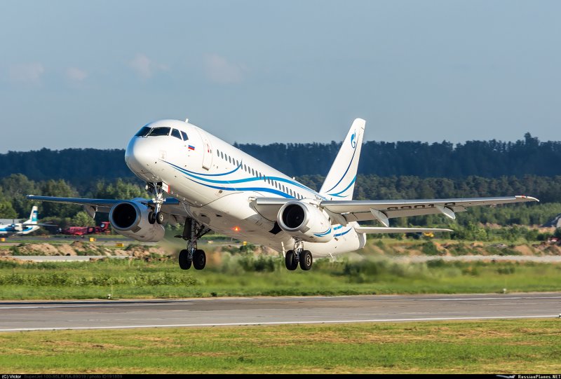 Сухой Суперджет 100 Газпром авиа