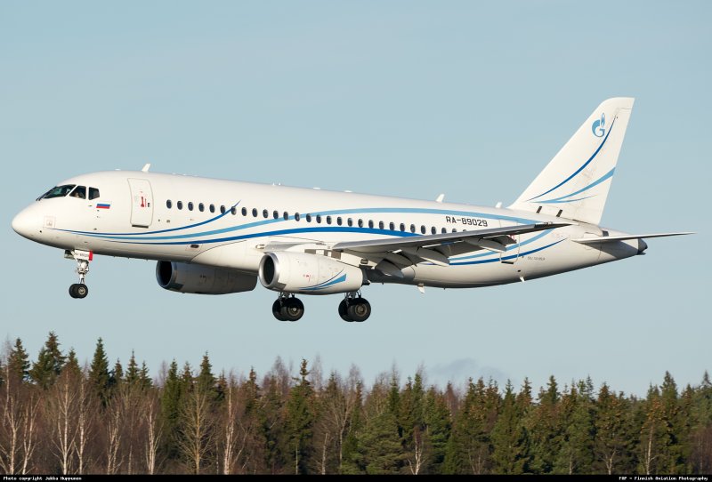 Sukhoi Superjet 100-95lr