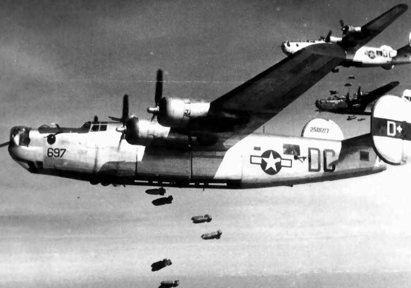 B24 самолет