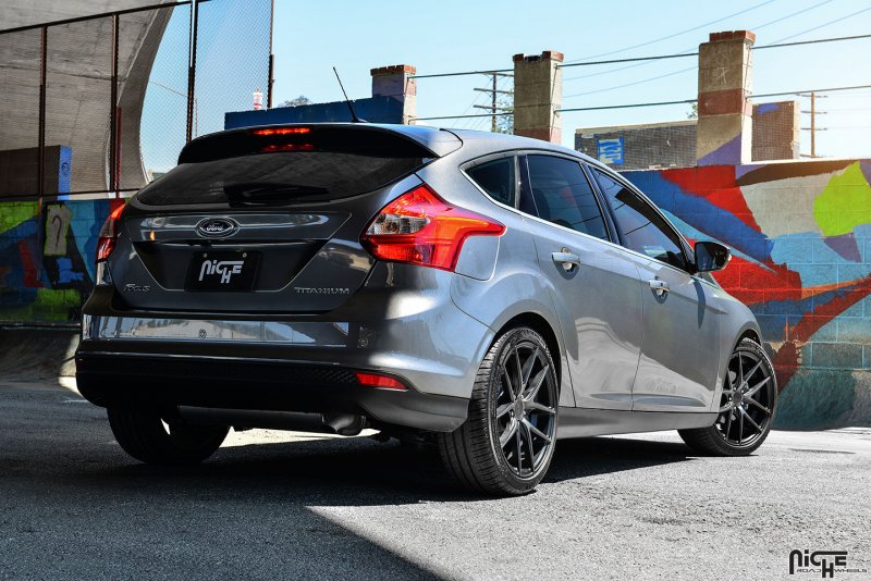Ford Focus 2018 r17