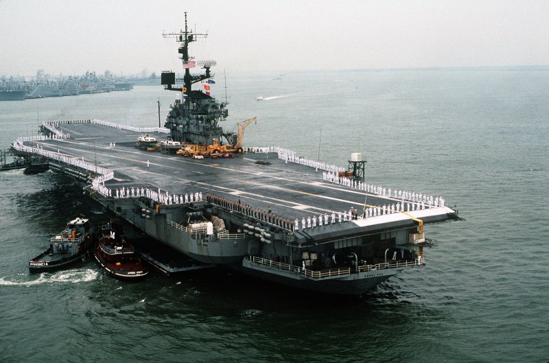 Авианосец Корал си США