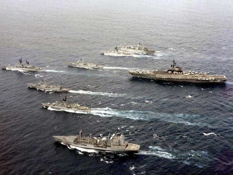 USS Coral Sea CV-43 фото
