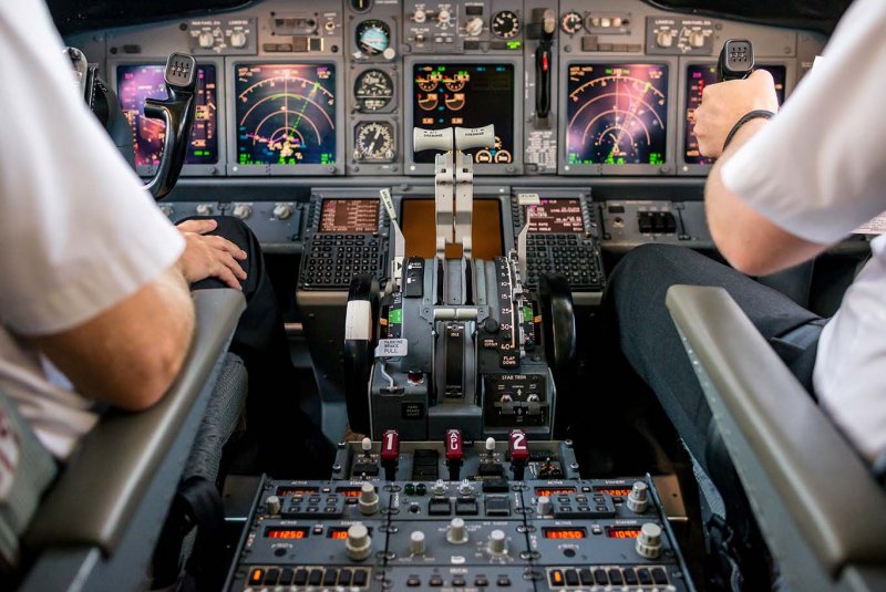 Autopilot in the Cockpit of 737
