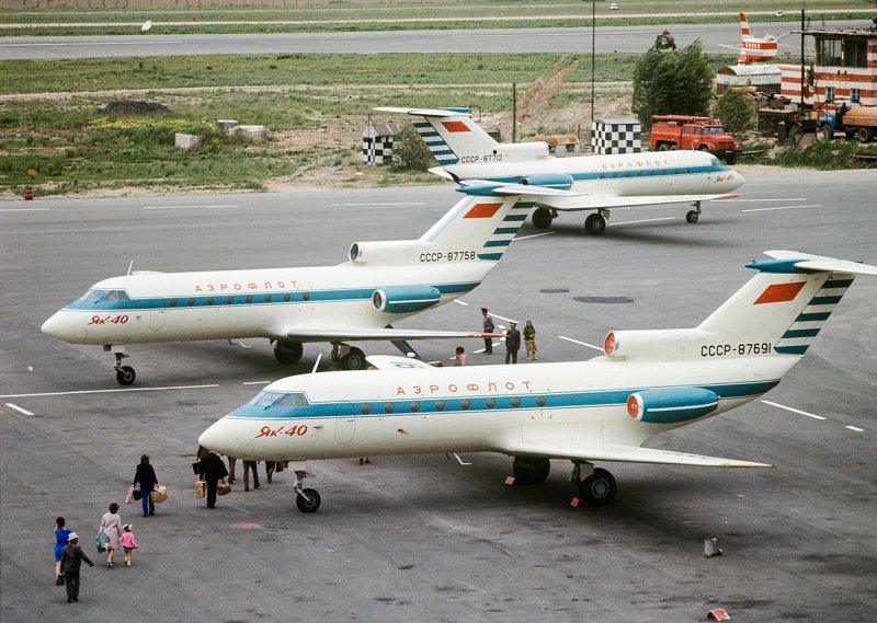 Як-40 пассажирский самолёт