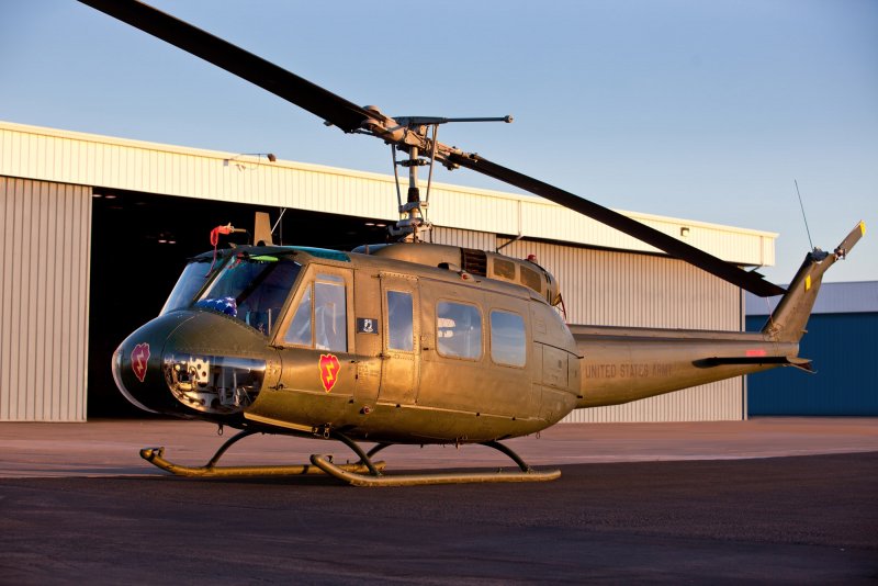 Uh 1h вертолет