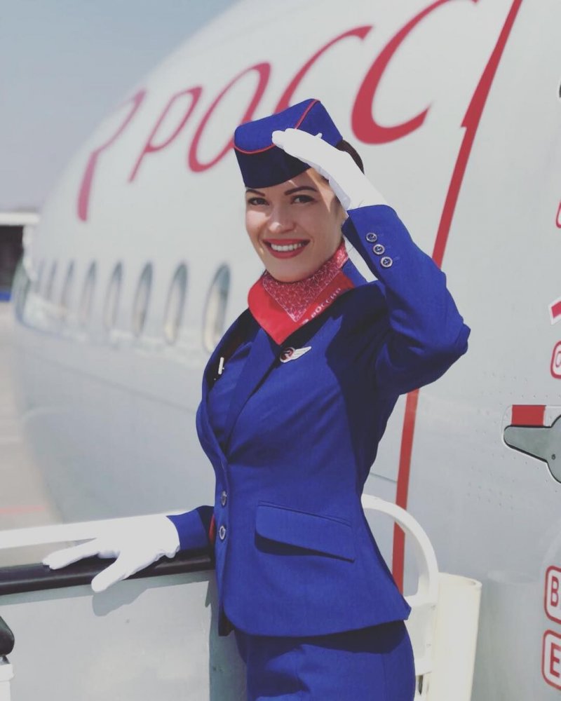 Алёна Глухова стюардесса