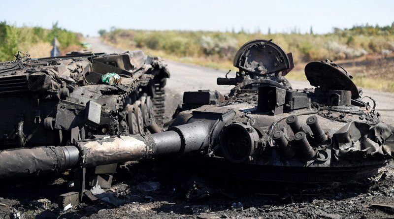 Сломанный украинский танк