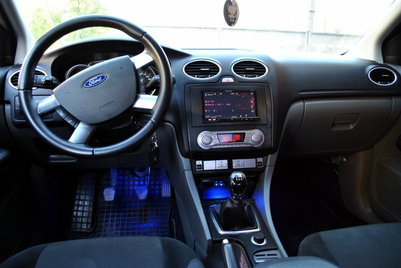 Ford Focus 2008 седан салон