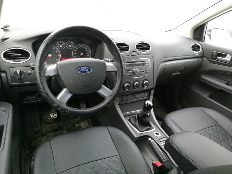 Ford Focus 2 хэтчбек салон