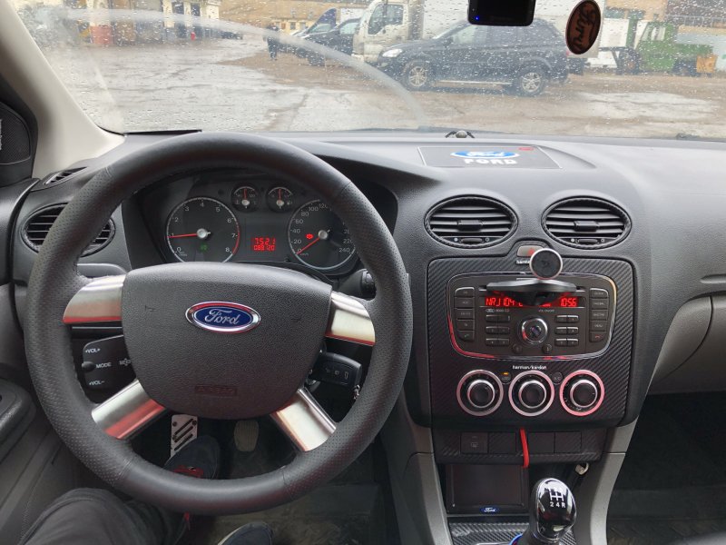 Ford Focus 2 хэтчбек салон