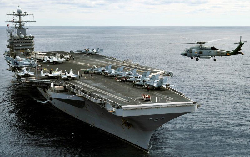 Атомный авианосец США Гарри Трумэн
