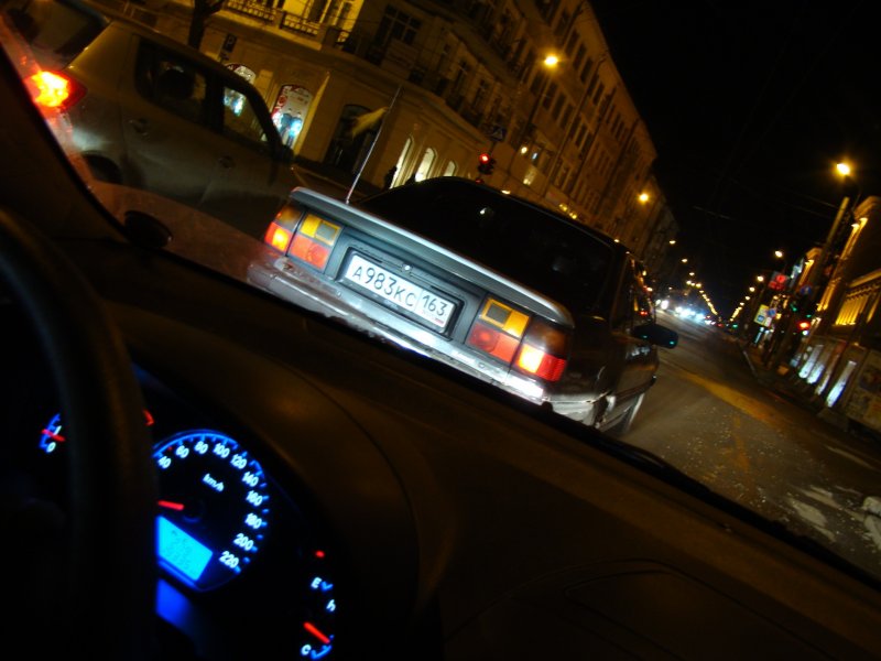 Букет цветов в салоне авто