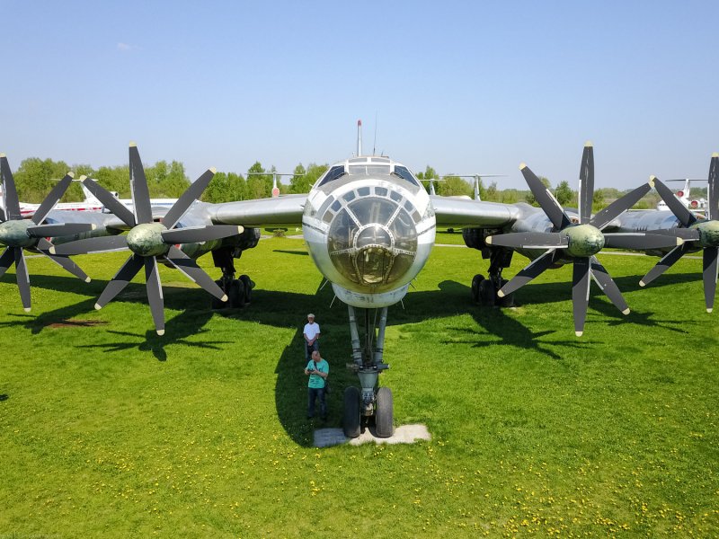 Туполев 114 салон