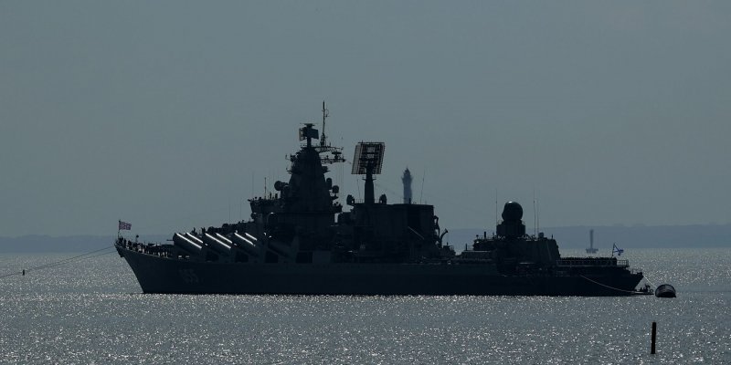 Британский корабль Дефендер