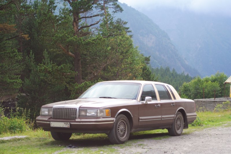 Lincoln Town car