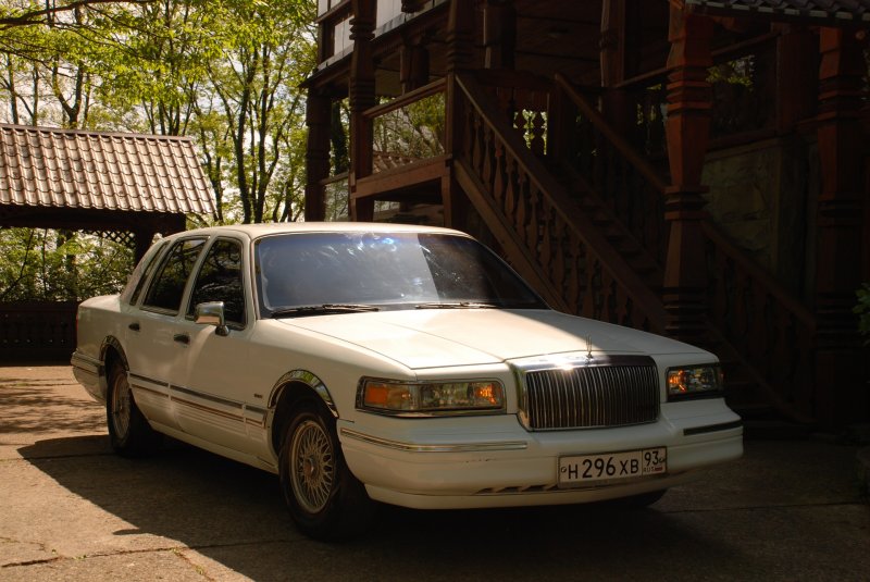 Lincoln Town car II