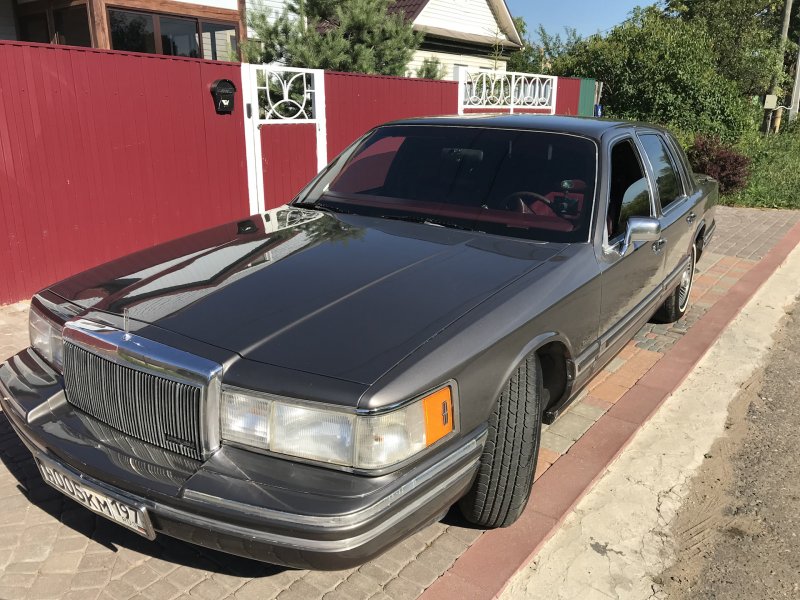Lincoln Town car II 1994