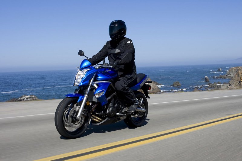 Kawasaki er6
