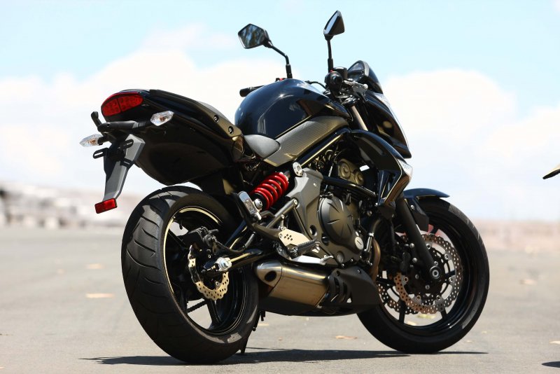Kawasaki er6n 2011