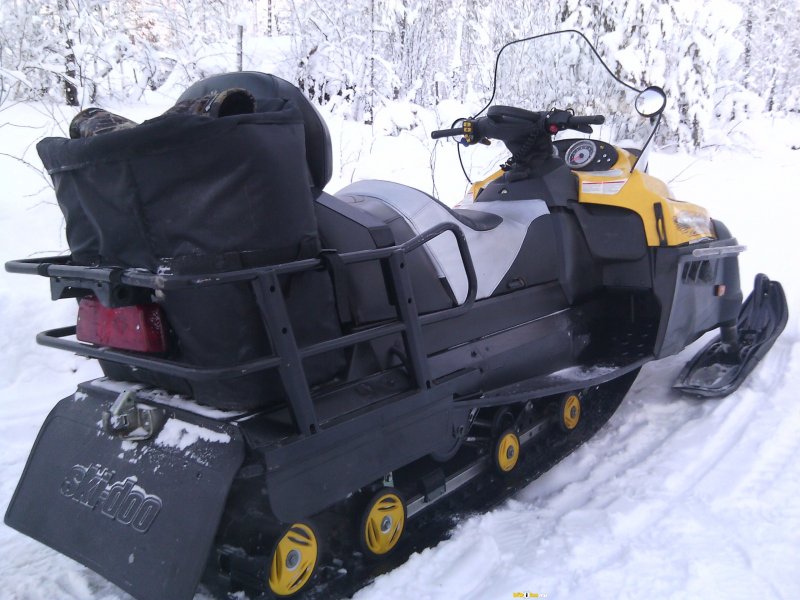 Снегоход Bombardier Ski-Doo Skandic SWT 800