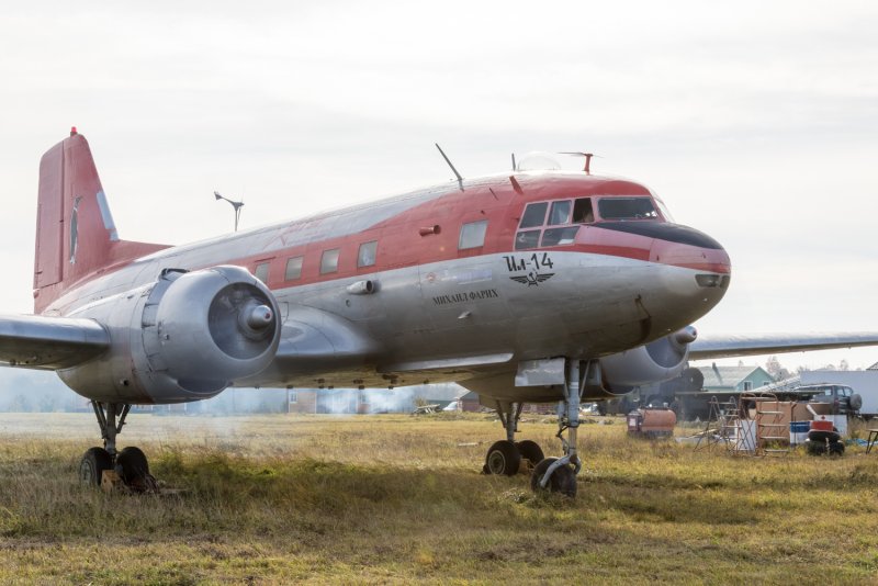 Транспортный самолет ил-14т