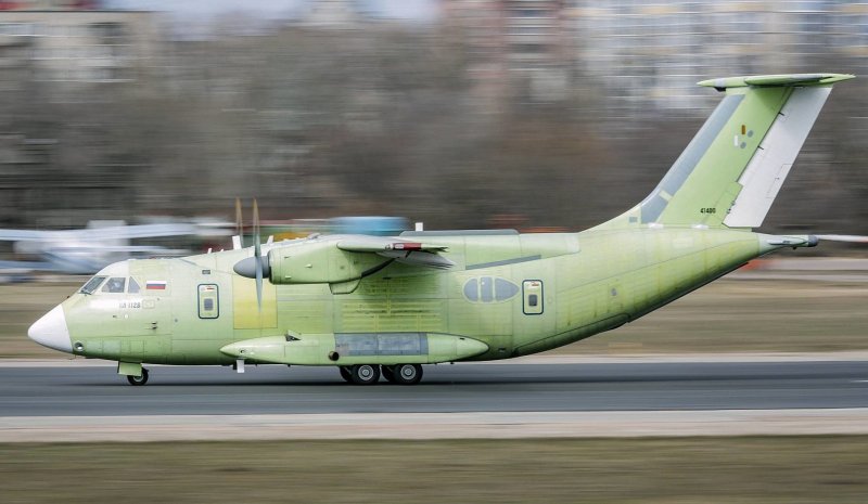 Военно-транспортный самолет ил-112в
