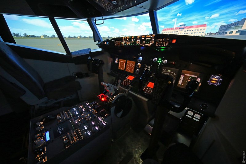 Боинг 737 вид из кабины симулятора