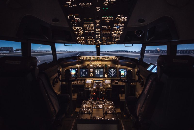 Руд Boeing 737 кабина