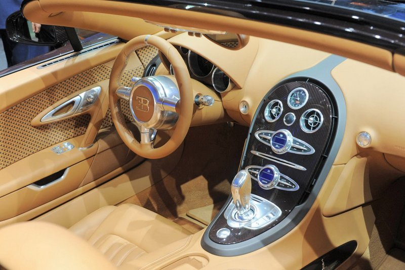 Bugatti Veyron 16.4 салон